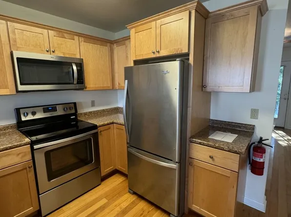 75 Sumner Ln #C, Fairfax, VT 05454