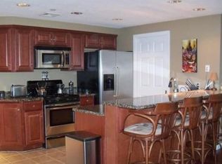 215 Longmeadow Rd UNIT 104, Taunton, MA 02780