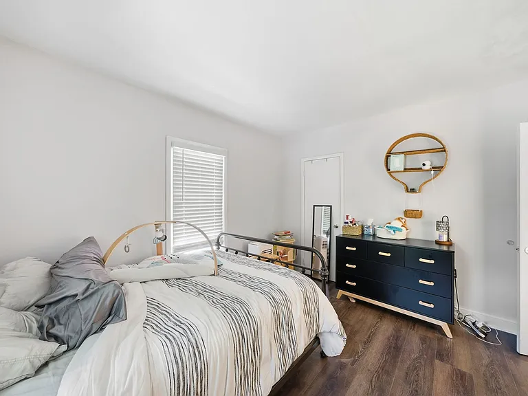 42 Spring Valley Ave — Photo 14