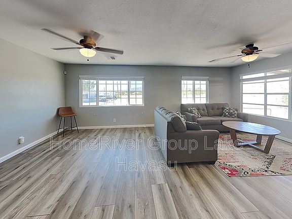 3rd image of 3210 Joyce Ln