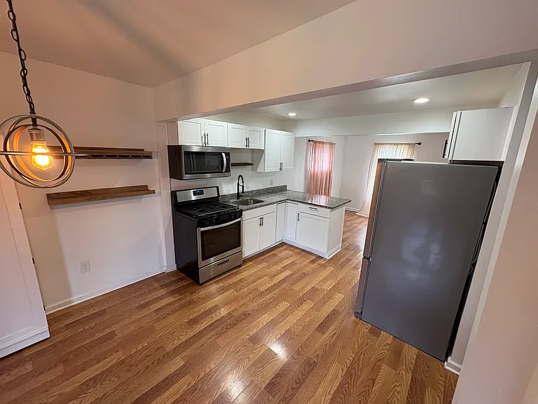 23067 Hazelwood Ave — Photo 2