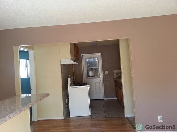 4th image of 640 W 91st St #1