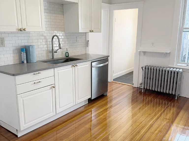 3 Dana Ave #2 — Photo 2