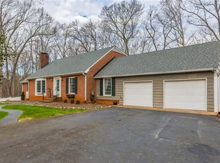 3505 Lakeview Dr, Pfafftown, NC 27040