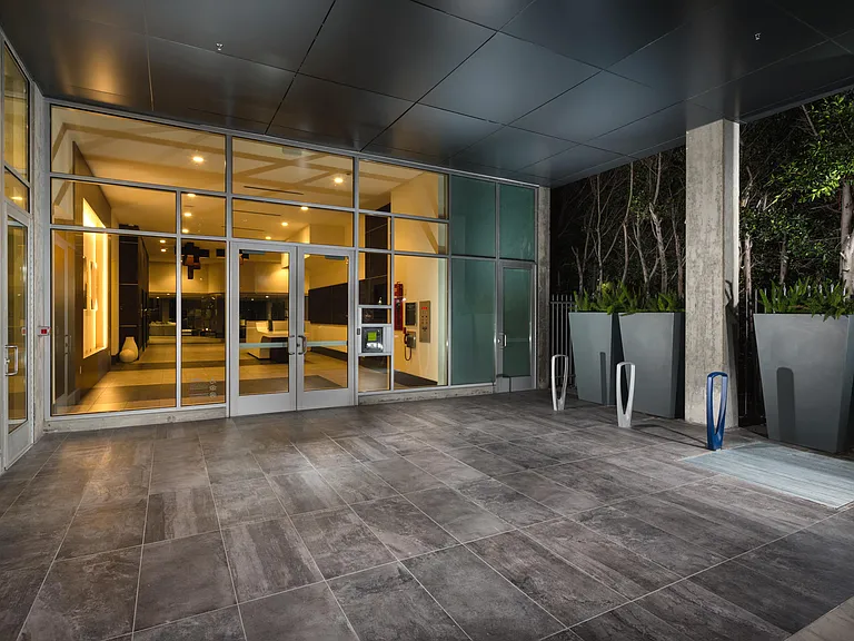 Topaz Apartments — Photo 12