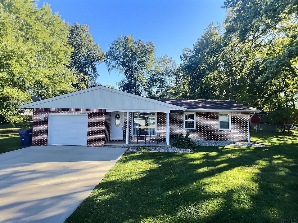 1st image of 8205 W Greenview Dr