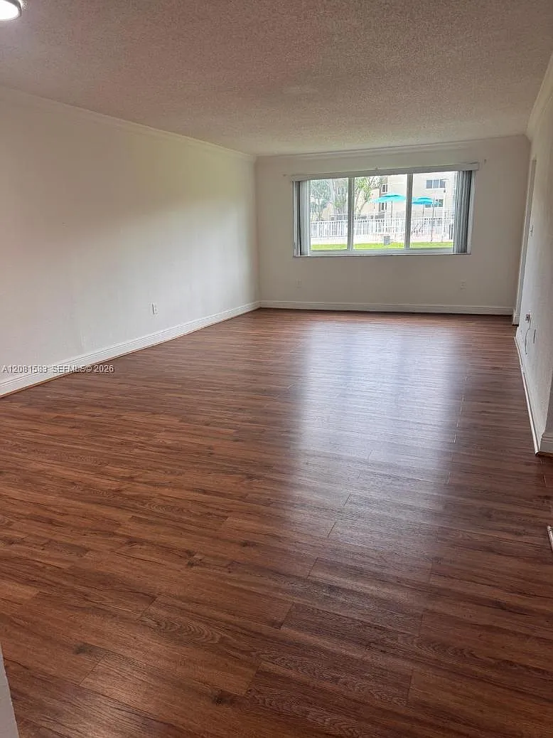 Coral Gate East Condo — Photo 2