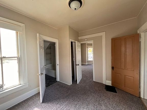 5th image of 402 E 8th St #1