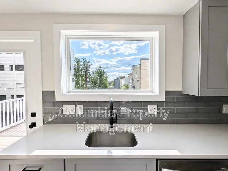 3552 Warder St NW — Photo 7