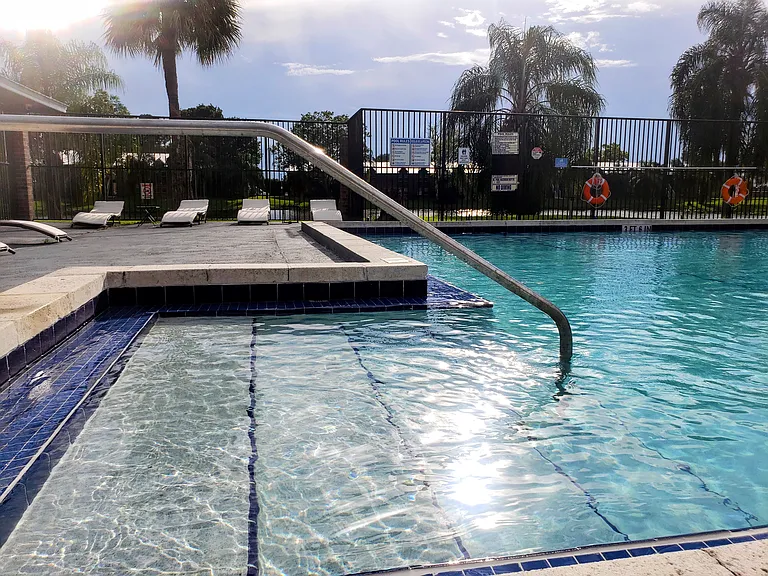 Lake View Villas — Photo 29
