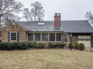 3924 W 73rd St, Prairie Village, KS 66208