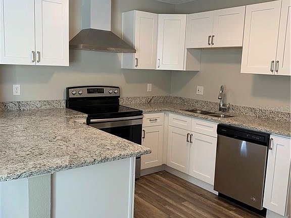 5th image of 12275 Armenia Gables Cir #12275