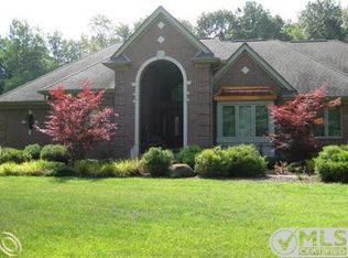 79303 Scottish Hills Dr, Romeo, MI 48065