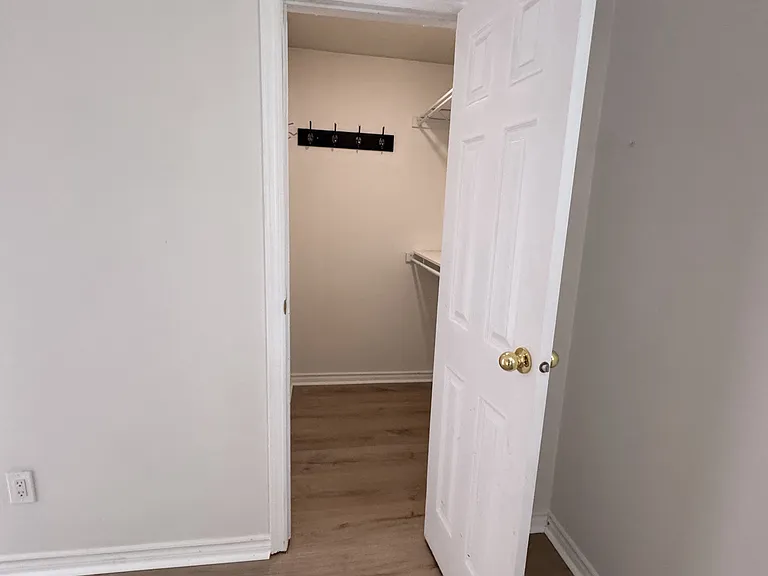 18 Annamaria Dr — Photo 9