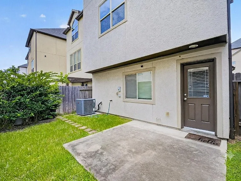 2707 Shadybrook Meadow Dr — Photo 40