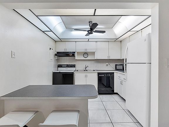 4th image of 1681 NW 70th Avenue #109