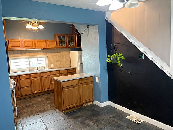 5th image of 1107 N Livingston St