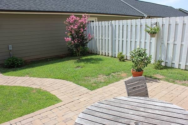 English Style Stone Patio