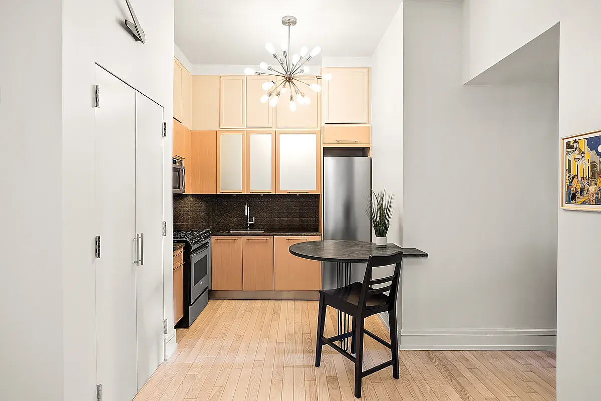 120 Greenwich Street — Photo 3