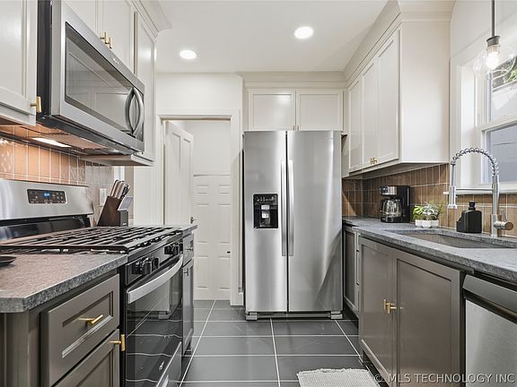 4th image of 1314 S College Ave