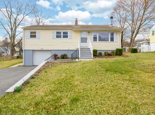 903 Old Town Rd, Bridgeport, CT 06606