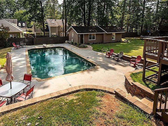 5th image of 3989 Grantland Dr
