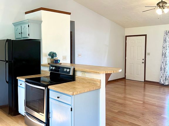 4th image of 1620 18th St SE