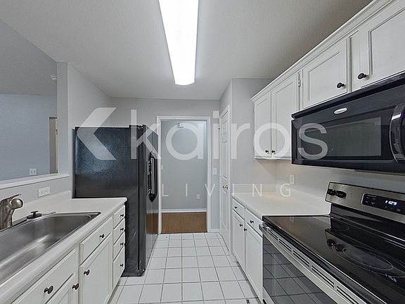5th image of 1005 Pinecrest St