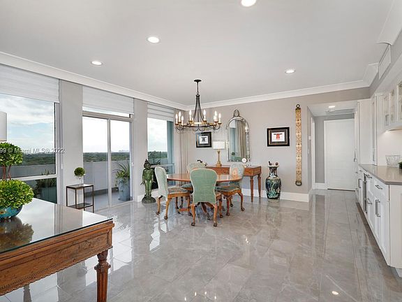 3rd image of 700 Biltmore Way APT 1104