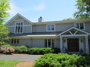 1195 Oak Knoll Dr, Lake Forest, IL 60045