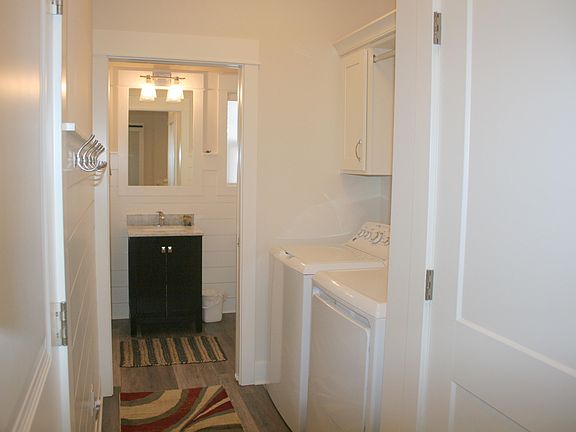 5th image of 882 S Center Park Dr SW