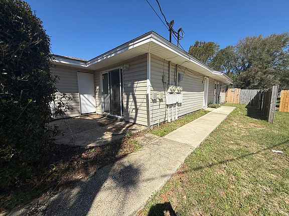 3rd image of 3410 Green Briar Ct #1