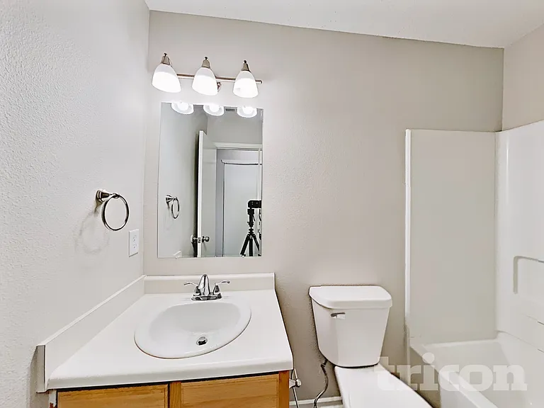 746 Streamside Dr — Photo 13
