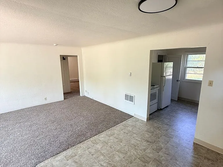 1399 Maclay Dr — Photo 5