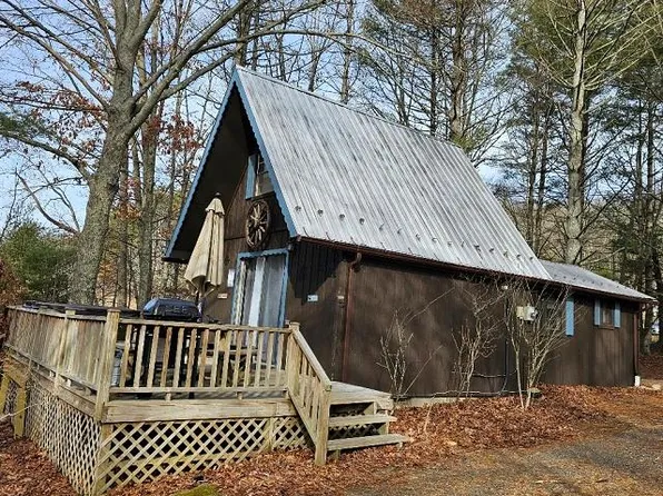 446 Cherokee Rd, Hillsville, VA 24343