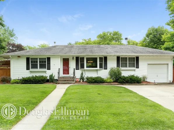 14 North Ln, Huntington, NY 11743