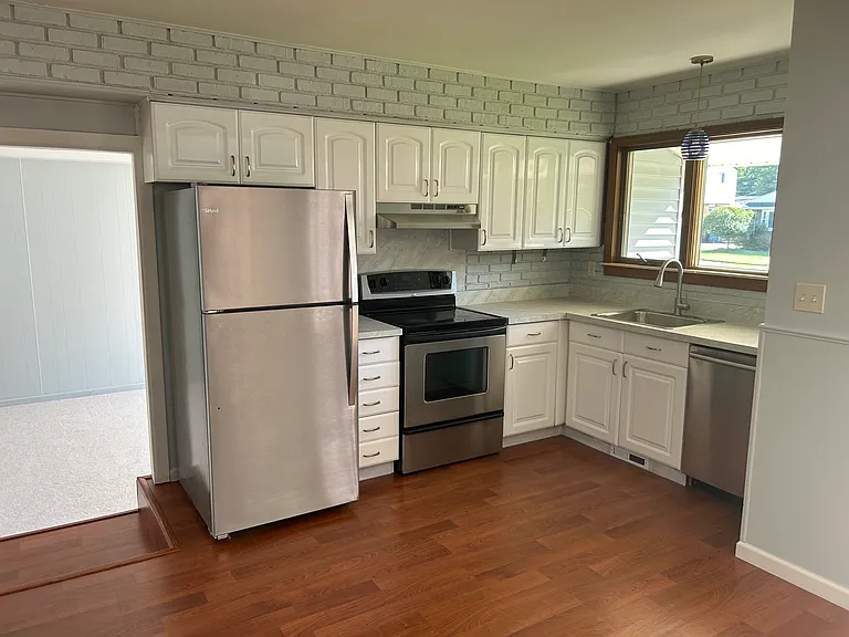 1516 S Berry St — Photo 3