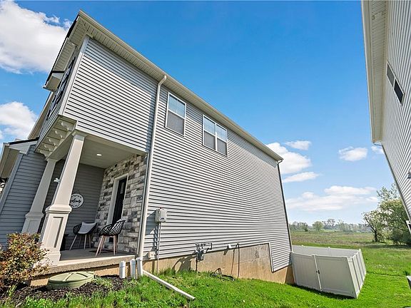 4th image of 313 Kingsbarns Ln