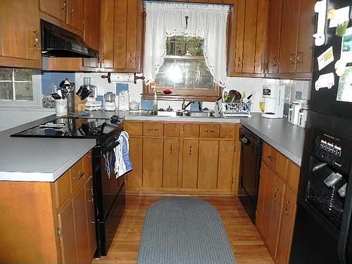4th image of 921 Fleming Dr