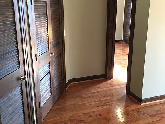 4th image of 303 Greenup St APT 11