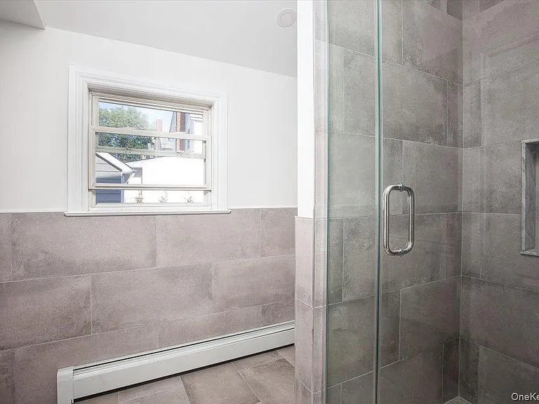 310 Columbus Pkwy — Photo 11