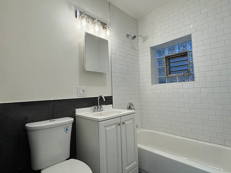 5019 W Saint Paul Ave #1 — Photo 9