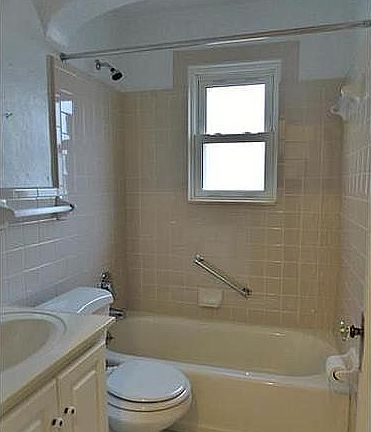 3rd image of 3462 Charlack Ave