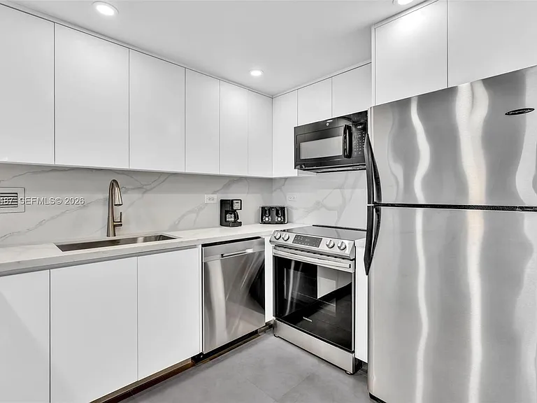 2301 Collins Ave #1543 — Photo 6
