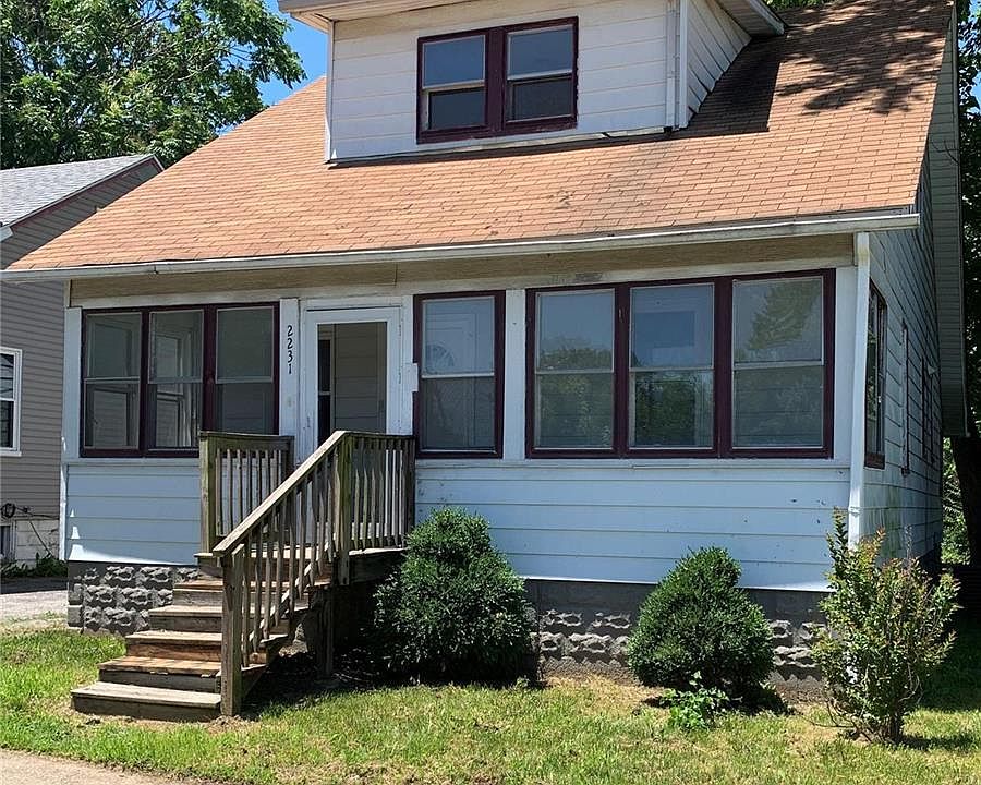 1st image of 2231 Dewey Ave