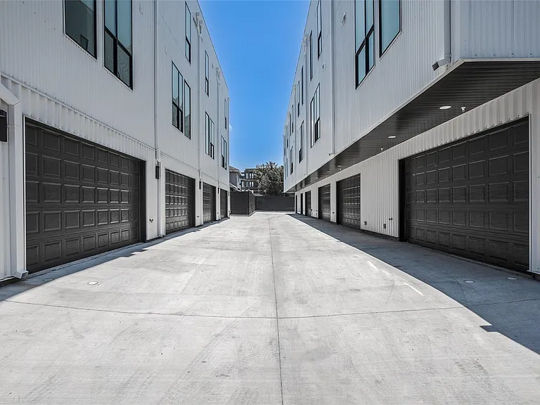 4322 Roseland Ave #3 — Photo 34