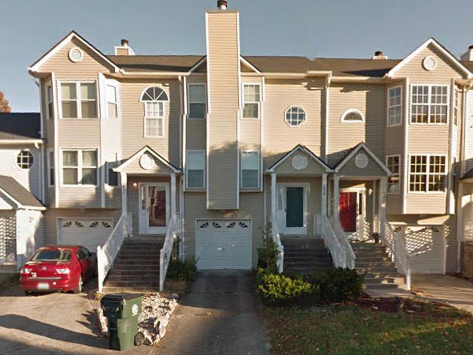 457 Windfield Pl far left unit in cul de sac with 1 car garage