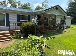 15170 E Gibson Rd, Mount Vernon, IL 62864