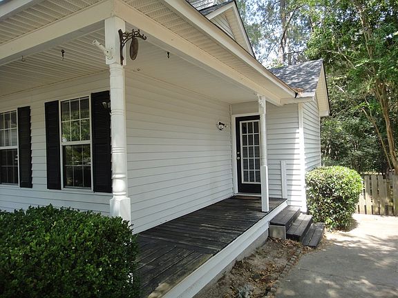 3rd image of 209 Greenwich Dr