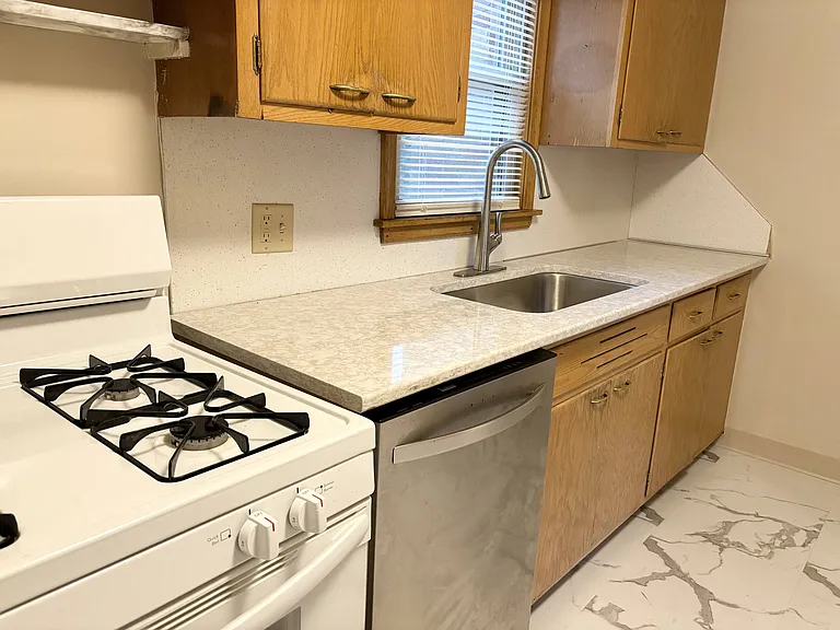 Dunlap Apartments — Photo 38